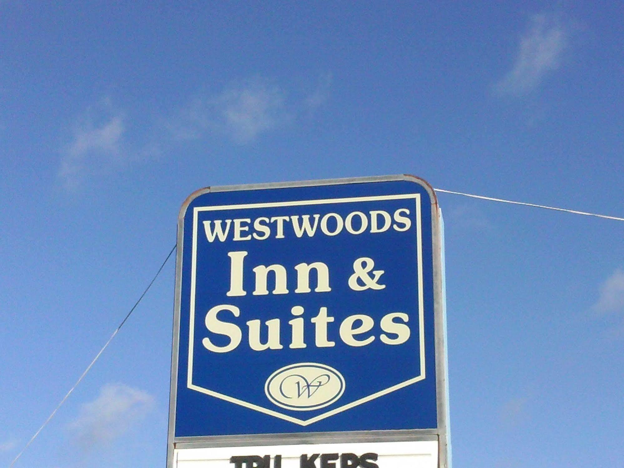 Westwoods Inn & Suites Woodhaven 外观 照片